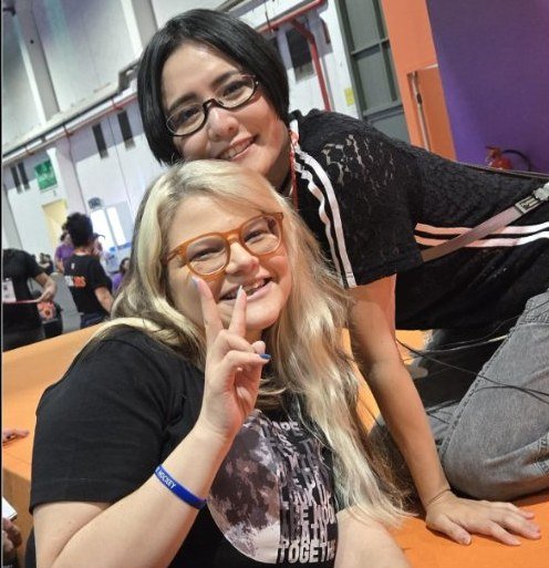 Post: com amigas em evento
